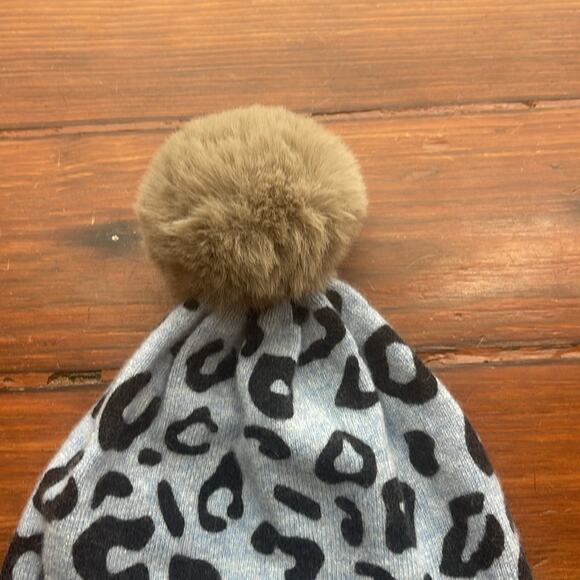 NWT Scott & Scott 100% cashmere leopard print puff ball winter knit beanie hat - Picture 2 of 5